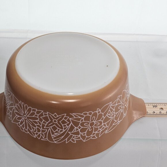Pyrex Woodland Brown Casserole Dish 1.5qt Corelle  Corning white outlined flower - Picture 7 of 8